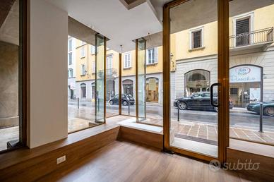 Immobile di 178 m² con 3 locali a Lecco