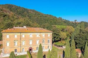 Villa di 950 m² con più di 5 locali e box auto a S