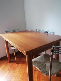 Tavolo cucina in legno con sedie