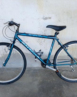 bicicletta Mountain bike 