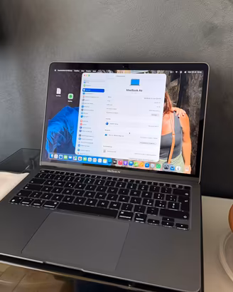 MacBook Air 13” M1 (8GB /256GB SSD)