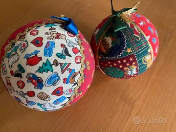 Palle di Natale ricoperte di tessuto fatte a mano