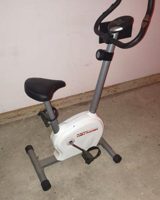 cyclette quella della foto tenuta bene 