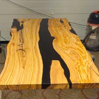 Tavolo da pranzo in ulivo