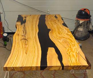 Tavolo da pranzo in ulivo