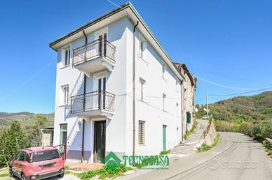 CASA SEMINDIPENDENTE A PODENZANA
