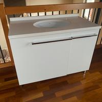 Mobile bagno con appoggio con lavandino in ceramic