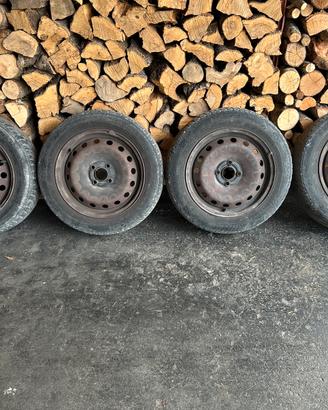 4 Cerchi ferro Fiat Grande Punto + gomme + borchie