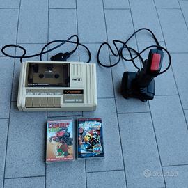 data recorder più joystick e due giochi commodore 