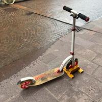 monopattino rosa per bambina