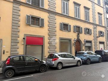 NEGOZIO A FIRENZE