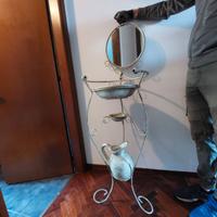 Antico lavabo da camera compreso di Accessori