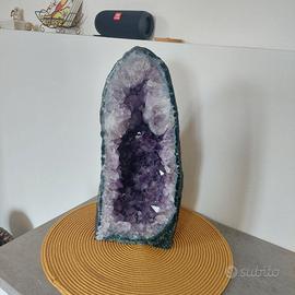 🟣 Geode di Ametista Naturale – Alta purezza
