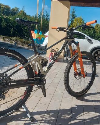 mondraker superfoxy carbon