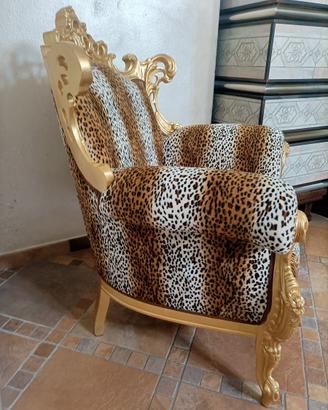 Trono in legno