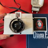 Diana F + Lomography camera analogica
