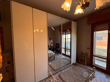 Armadio camera in legno massello 