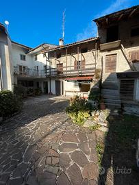 Casa in corte