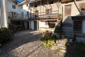 Casa in corte