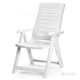 6 sedie in plastica + 2 poltrone pieghevoli