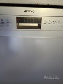 lavastoviglie Smeg 