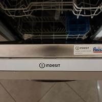 Lavastovigle da incasso indesit