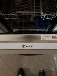 Lavastovigle da incasso indesit