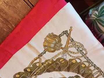 Foulard carrè Hermes seta donna.