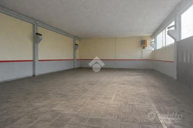 CAPANNONE A VILLONGO