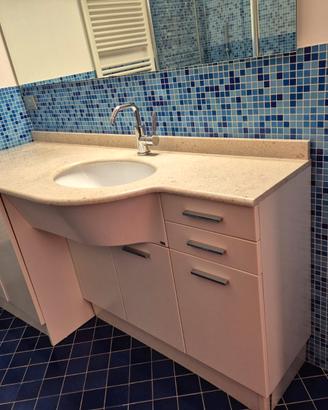 Mobile bagno con postazione per lavatrice