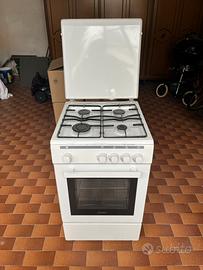 Cucina a gas / Fornelli / Piano cottura + Forno