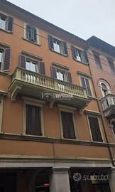 Appartamento a Bologna Via Mascarella 4 locali