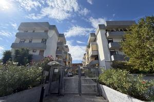 3 LOCALI A BARI