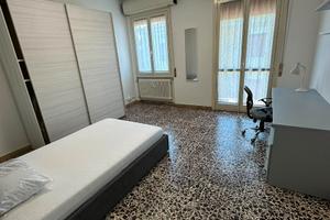 Camera ammobiliata vicino ingegneria e medicina