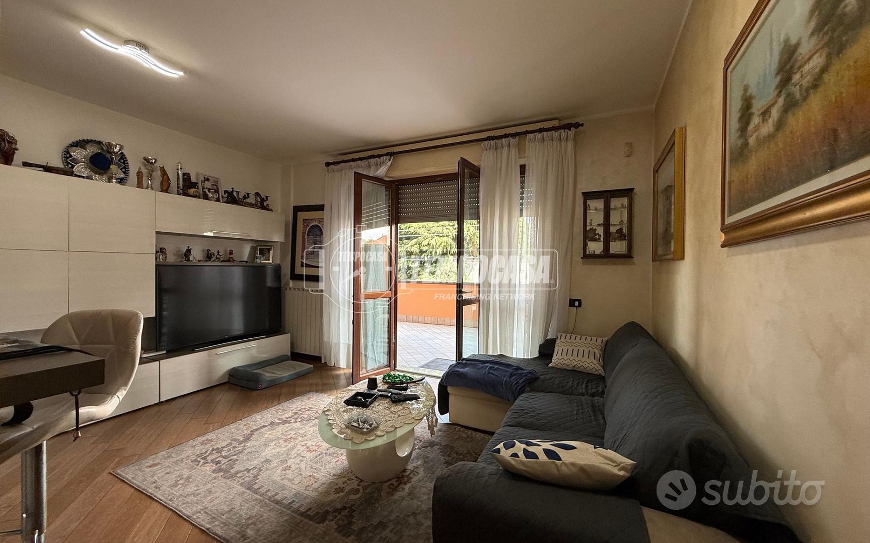 RIF. 039 - GRAZIOSO TRILOCALE CON AMPIO TERRAZZO - Vista 2