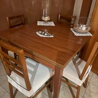 Tavolo soggiorno ciliegio+4 sedie