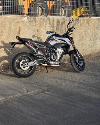 ktm duke 790