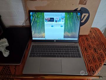 Portatile HP 15,6" DDR4 16GB SSD 512