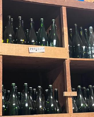 Blocco di 432 bottiglie di vetro verde