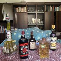 Collezione lotto  di vecchie bottiglie di liquore