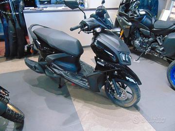 Yamaha Ray ZR 125 rosso oppure nero nuovo cv 8,5 p
