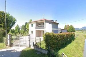 Appartamento di 173 m² con 5 locali a Due Carrare