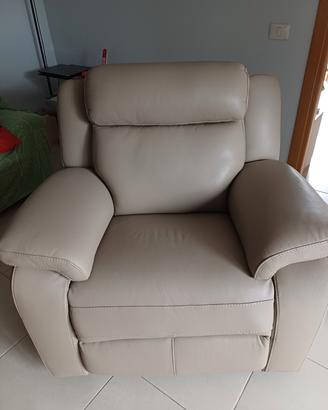 Poltrona in pelle con schienale reclinabile elettr