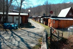 Casetta in campeggio di montagna