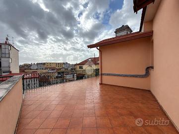 4 LOCALI A NAPOLI