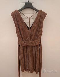 Vestito da donna color bronzo 