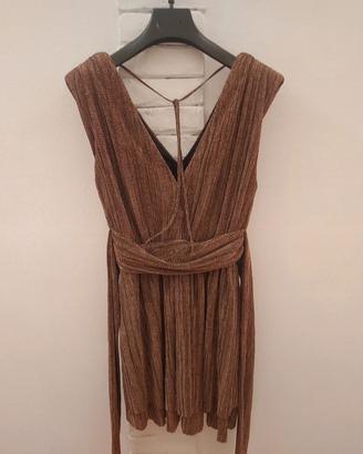 Vestito da donna color bronzo 