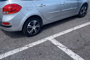 AUTOVETTURA RENAULT CLIO SPORTOUR