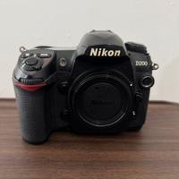 Fotocamera Nikon D200 + obbiettivo Nikon 55-200