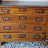 Cassettone con top in marmo